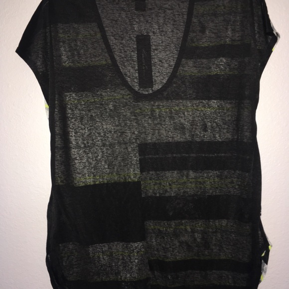 NEw! Kenneth Cole blouse size Medium - Picture 3 of 3